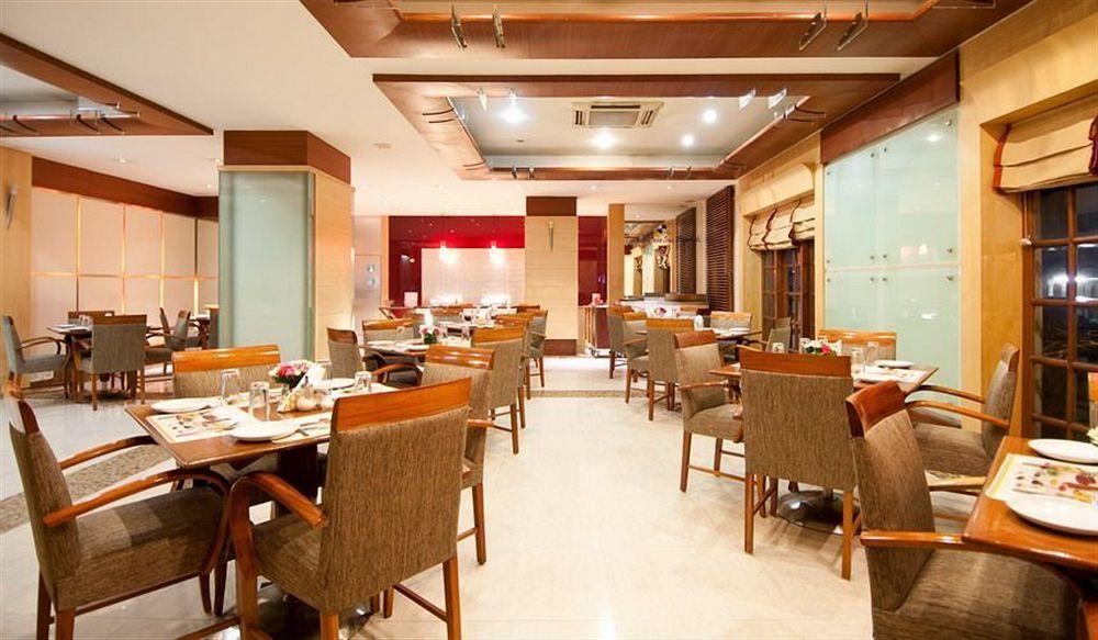 Astoria Hotel Mumbai Ngoại thất bức ảnh