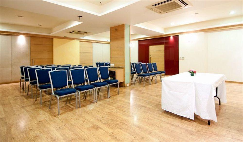 Astoria Hotel Mumbai Ngoại thất bức ảnh