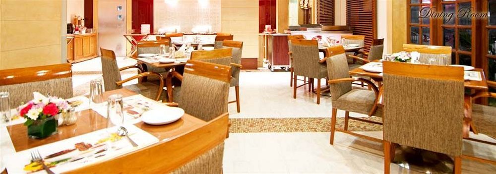 Astoria Hotel Mumbai Ngoại thất bức ảnh