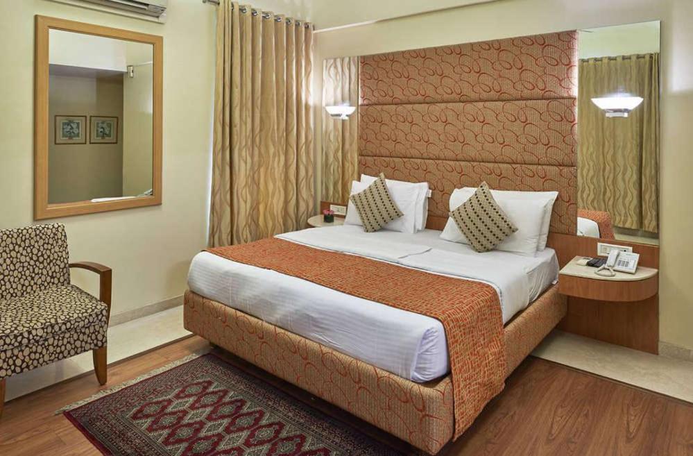 Astoria Hotel Mumbai Ngoại thất bức ảnh